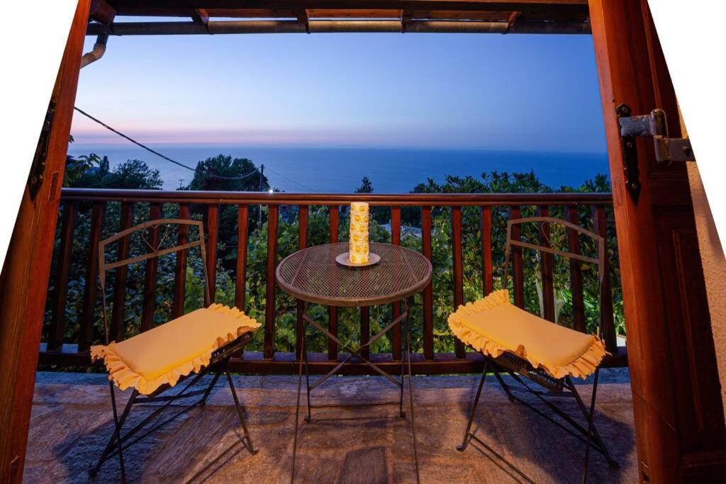 Deja Blue Villa Mouresi Exterior photo